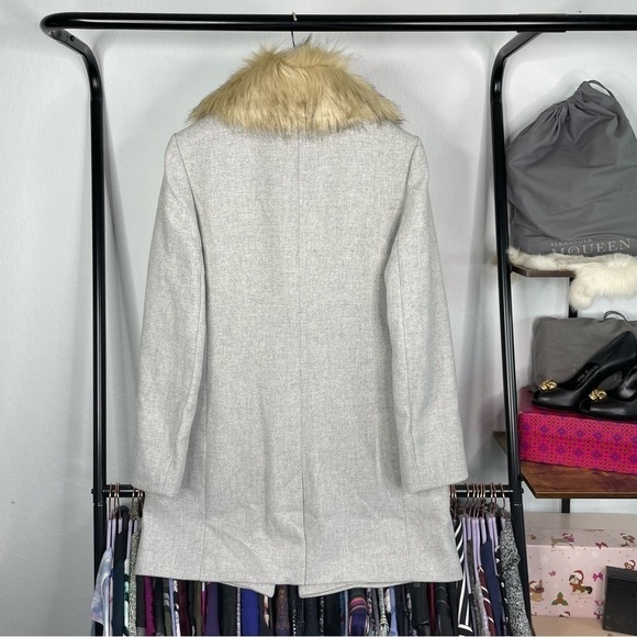 TOPSHOP Monica Light Gray Faux Fur Coat - Picture 5 of 9